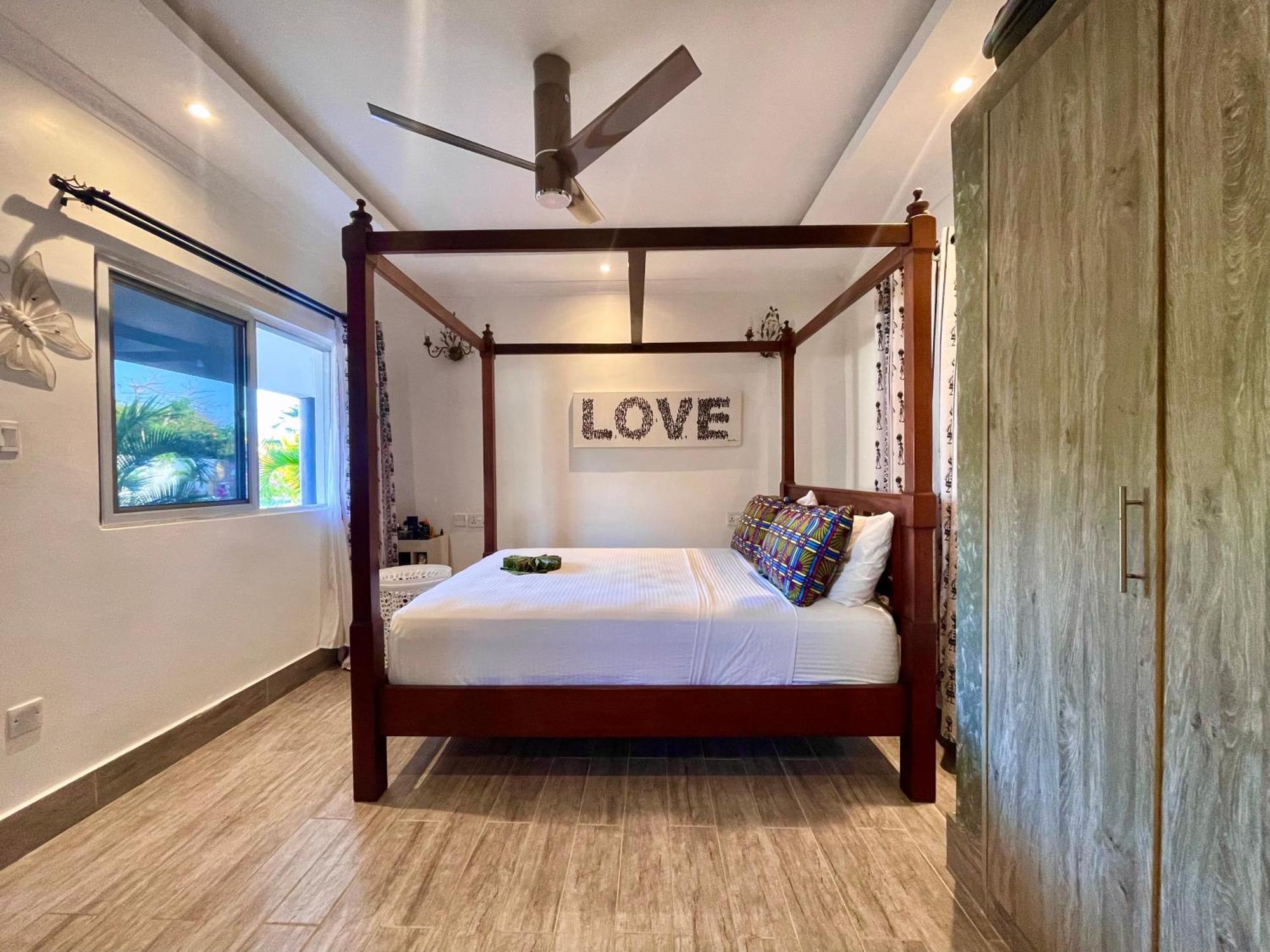 Diani Waterfalls Luxury Villa Galu Buitenkant foto