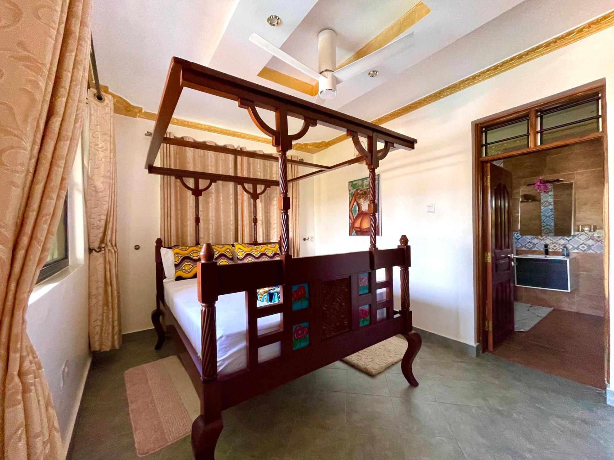 Diani Waterfalls Luxury Villa Galu Buitenkant foto