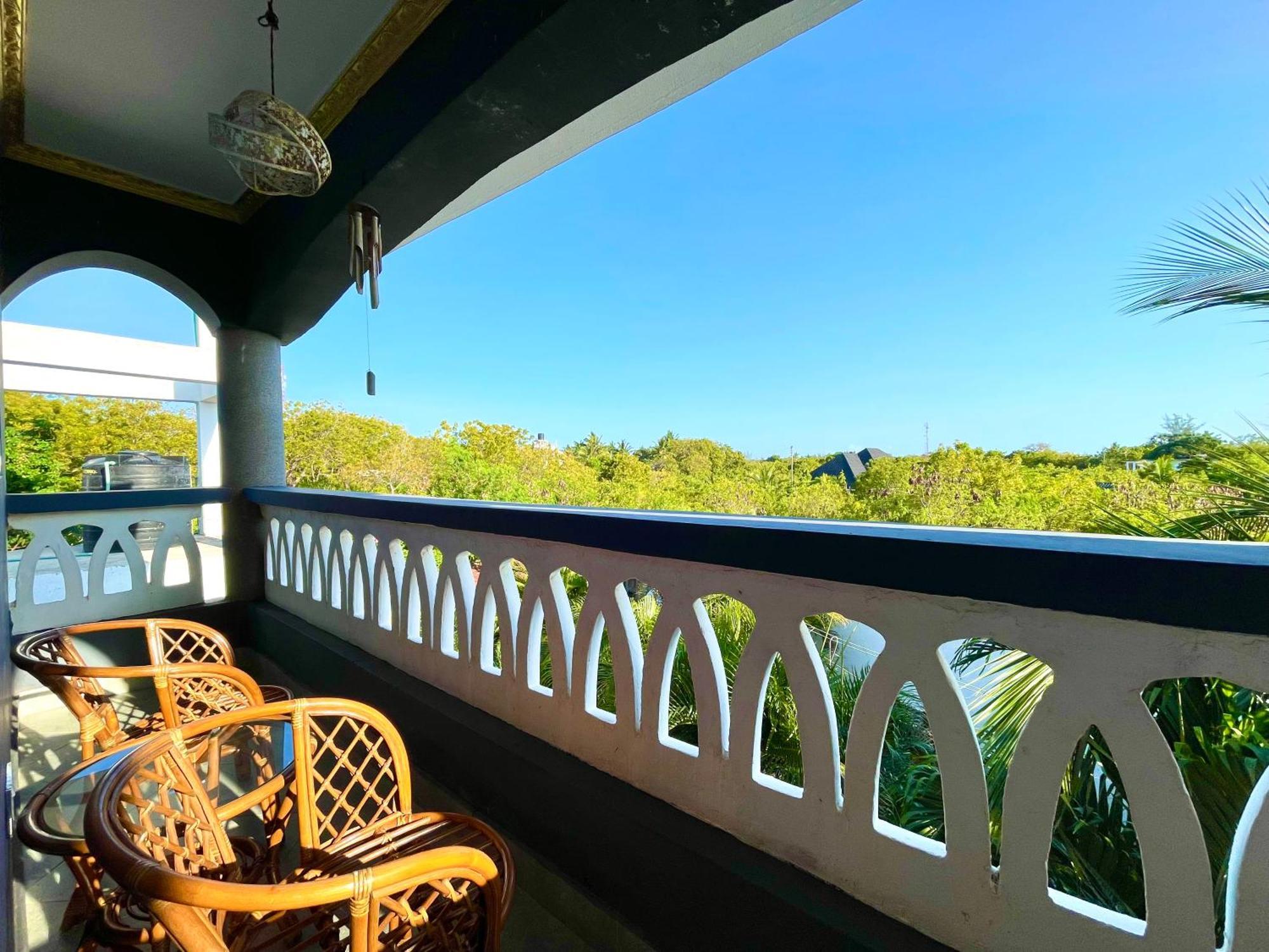 Diani Waterfalls Luxury Villa Galu Buitenkant foto